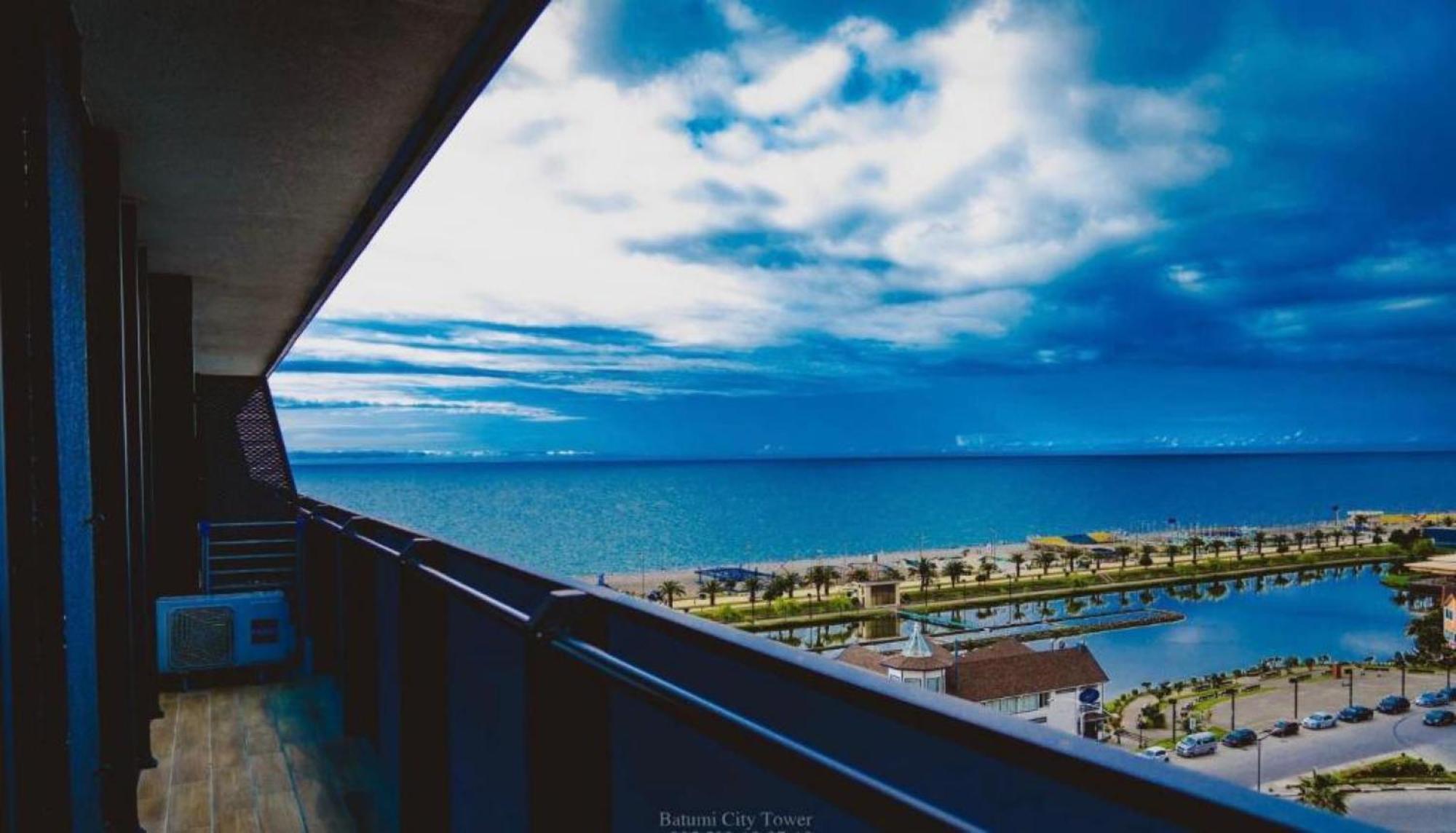 Orbi City Sea View Aparthotel Batumi Exterior foto